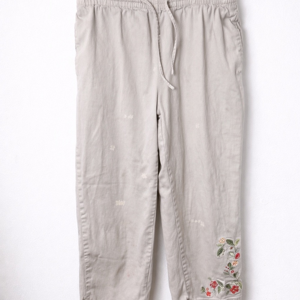 Basic Editions Embroidered Capri Pants Women’s Small Beige Floral Elastic Waist
